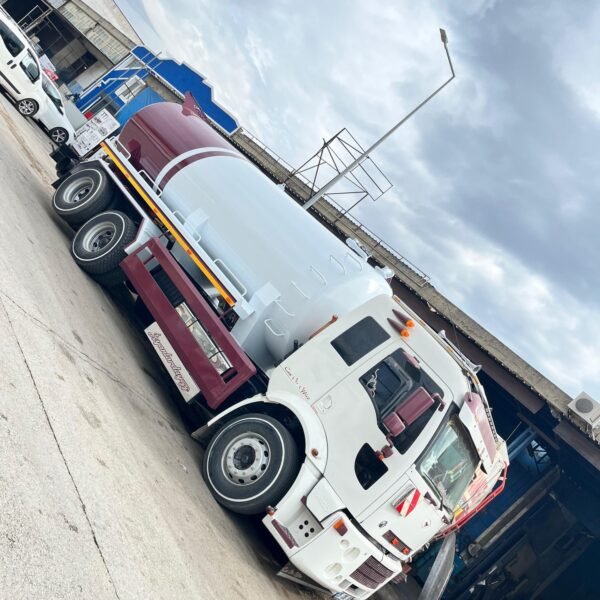 C186aa1e 4b84 4e4f 87a6 e68a0a7deed8 600x600